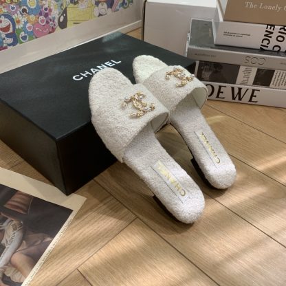 Chanel spring and summer new white goddess elegant and durable flat sandals - Image 5