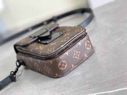 Louis Vuitton S-Lock Vertical Wearable Wallet - Image 5