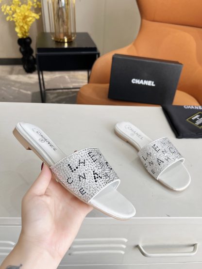 Chanel's most beautiful early spring super shiny beautiful water brick milky white sandals - Image 4