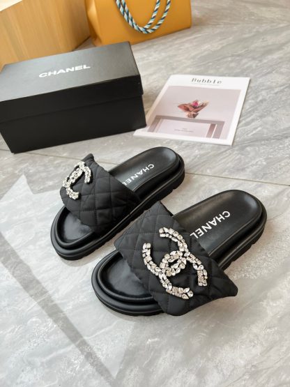 Chanel Couple's High-end Fashionable Black Sandals - Image 5