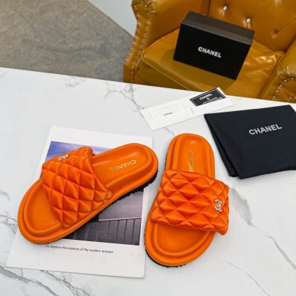 Chanel couple's high-end fashionable orange sandals - Image 5