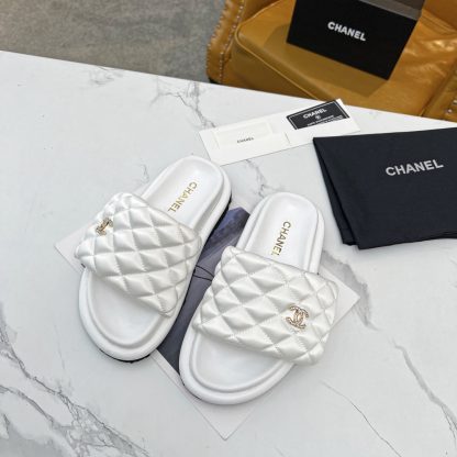 Chanel spring and summer embroidered diamond-shaped platform white sandals - Image 5