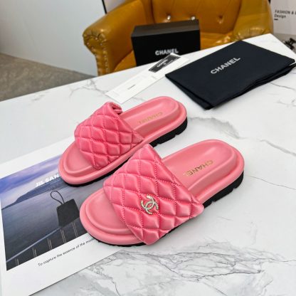 Chanel spring and summer embroidered diamond-shaped platform pink sandals - Image 5