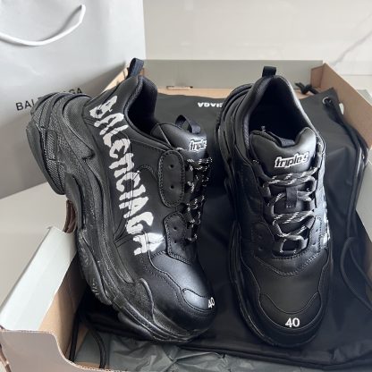 Balenciaga couple's dad shoes - Image 5