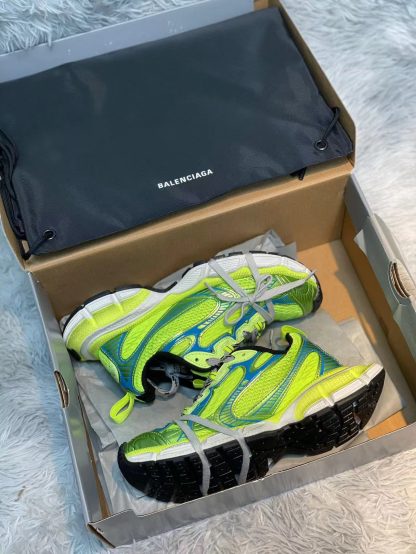 Balenciaga stylish sneakers - Image 5