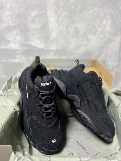 Balenciaga Fashion Logo Sneakers - Image 5