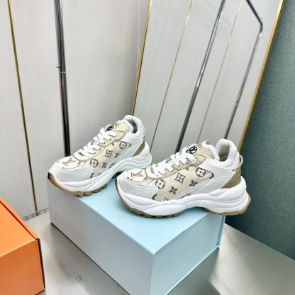 Louis Vuitton Run 55 sneakers - Image 3