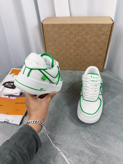 Louis Vuitton couple's co-branded sports shoes - Image 5