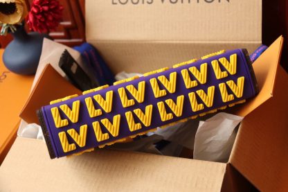 Louis Vuitton POCHETTE VOYAGE Clutch - Image 5