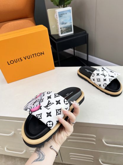 Louis Vuitton ol llow comfort flat sandals - Image 6