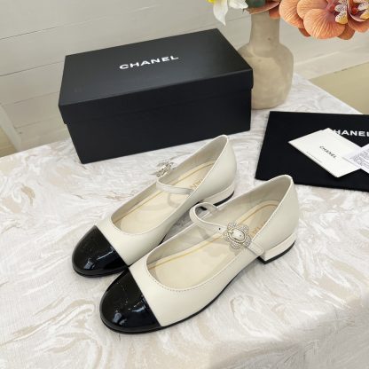 Chanel autumn and winter new white retro style small round head thick heel loafers - Image 5