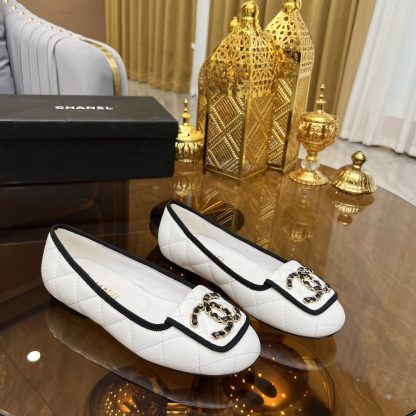 Chanel autumn and winter new white small round head retro loafers - Image 5