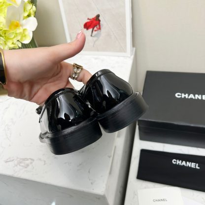 Chanel's early spring black shiny new temperament loafers - Image 5