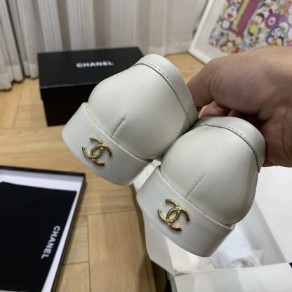 Chanel autumn and winter new white retro style small round head loafers - Image 5