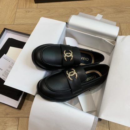Chanel early spring season new retro style black matte small square head loafers - Image 5