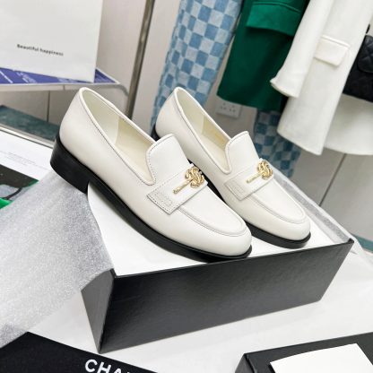 Chanel's new white loafers for early spring, good-looking and comfortable, heel height 2.5cm - Image 5
