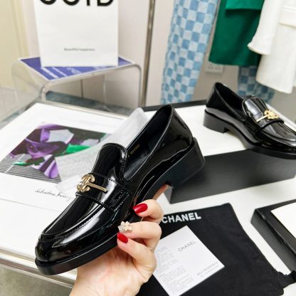 Chanel's new early spring black shiny beautiful and comfortable loafers with a heel height of 2.5cm - Image 5