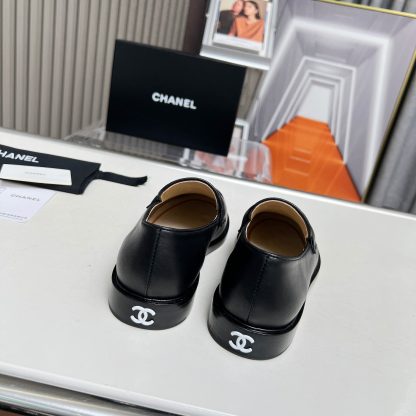 Chanel Early Autumn New Small Round Toe Black Retro Loafers - Image 5