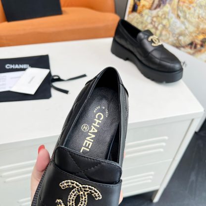 Chanel autumn and winter delicate small round head slim black matte loafers - Image 4