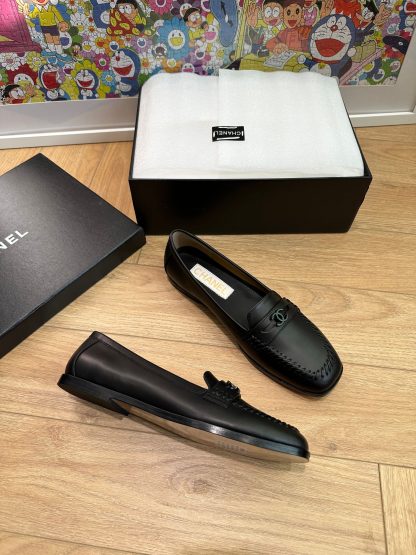 Chanel autumn and winter four seasons retro style small round head black loafers - Image 4