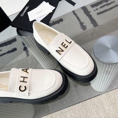 Chanel autumn and winter series white new small round head European and American catwalk loafers - Image 5