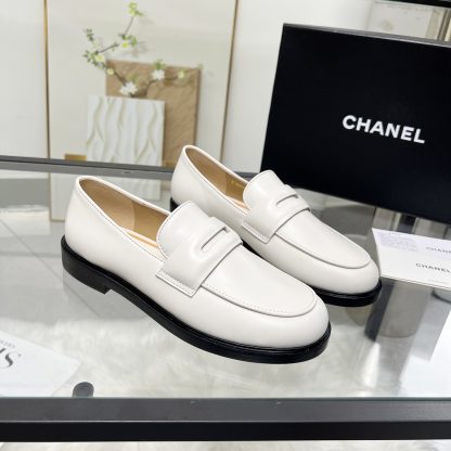 Chanel white early spring new small round head delicate loafers - Image 5