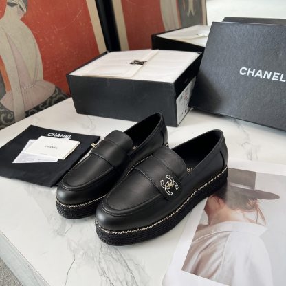 Chanel's new four seasons retro style small round head black loafers - Image 5