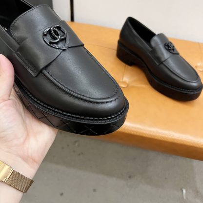 Chanel Autumn and Winter Series Black Small Round Toe Slim Loafers - Image 5