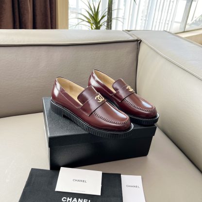 Chanel Early Spring Dance Shoes Series Red Shiny Small Round Head Retro Loafers - Image 4