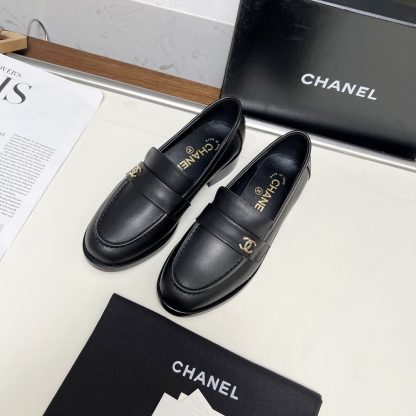 Chanel Fall/Winter Black Retro Loafers - Image 4