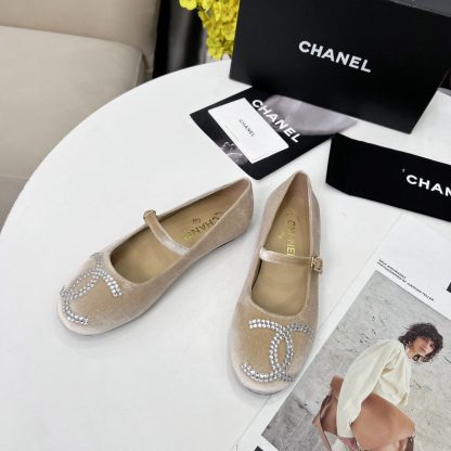 Chanel Spring/Summer Dancing Shoes Collection Apricot Hot Brick Loafers - Image 5