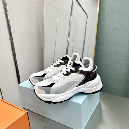 Louis Vuitton Run 55 sneakers - Image 5