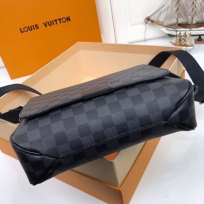 Louis Vuitton DISTRICT Small Bag - Image 5