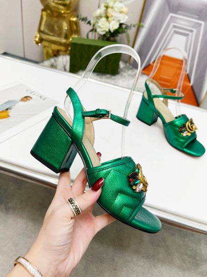Gucci's new spring and summer rhinestone buckle round-toe thick-heeled sandals - Image 5