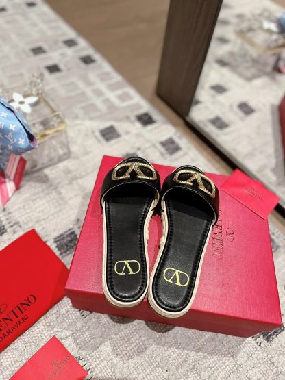 VALENTINO stylish and sophisticated slippers - Image 5