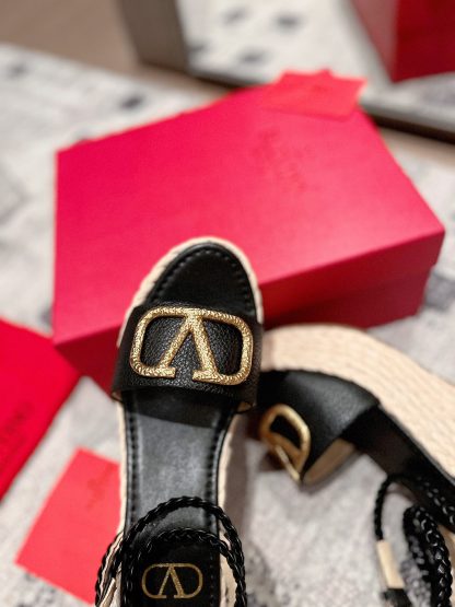 VALENTINO Fashion Litchi Pattern Large V Buckle Exquisite Wedge Sandals - Image 5