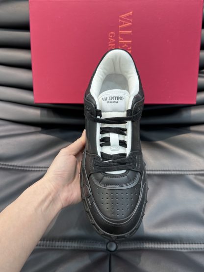 VALENTINO low-top calfskin sneakers - Image 5