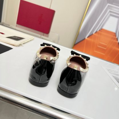 VALENTINO simple versatile rivet flat shoes casual shoes - Image 5