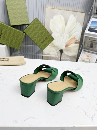 Gucci Interlocking G slide sandals - Image 5