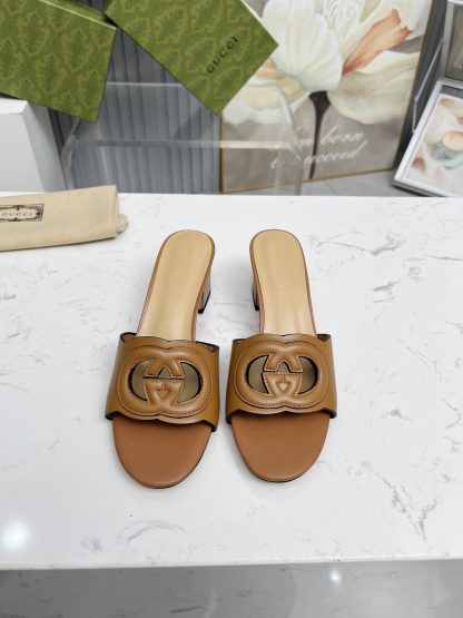 Gucci Interlocking G slide sandals - Image 5