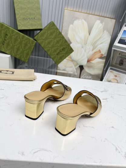 Gucci Interlocking G slide sandals - Image 5