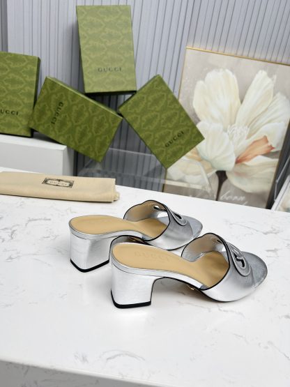 Gucci Interlocking G slide sandals - Image 5