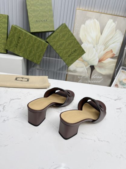 Gucci Interlocking G slide sandals - Image 4