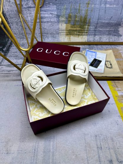 Gucci Interlocking G Leather Slippers - Image 5
