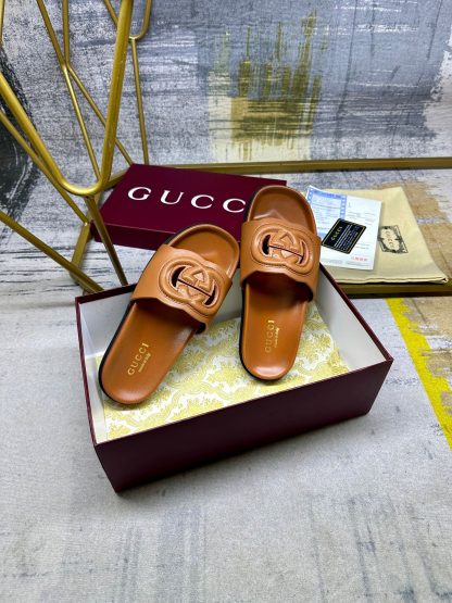 Gucci Interlocking G Leather Slippers - Image 5