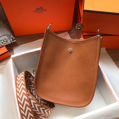 Hermes brown soft leather super easy to match crossbody bag size 17cm - Image 5
