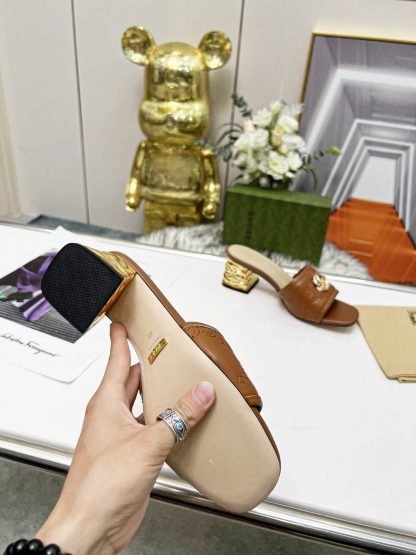 Gucci classic buckle slippers - Image 5