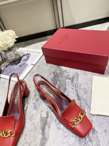 VALENTINO Gold V-chain high-end fashion sandals high heels - Image 5