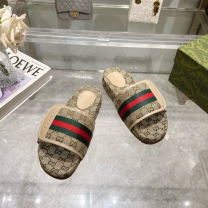 Gucci Unisex G Slippers - Image 5