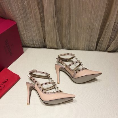 VALENTINO Exquisite Patent Leather Luxurious Studded High Heels - Image 5